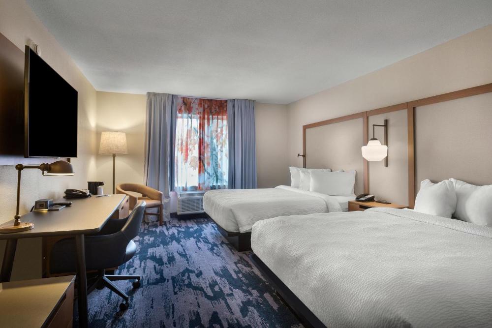 Queen Room with Two Queen Beds interior